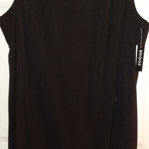 Black sleeveless dress